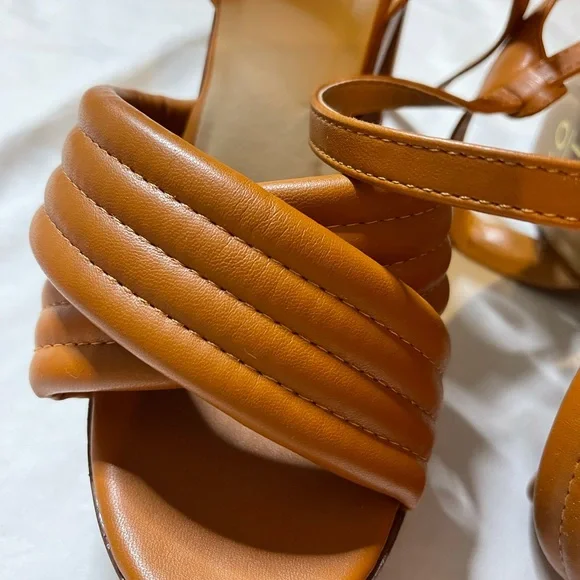 Platform Heels w/ tie strap - Picture 1 of 5